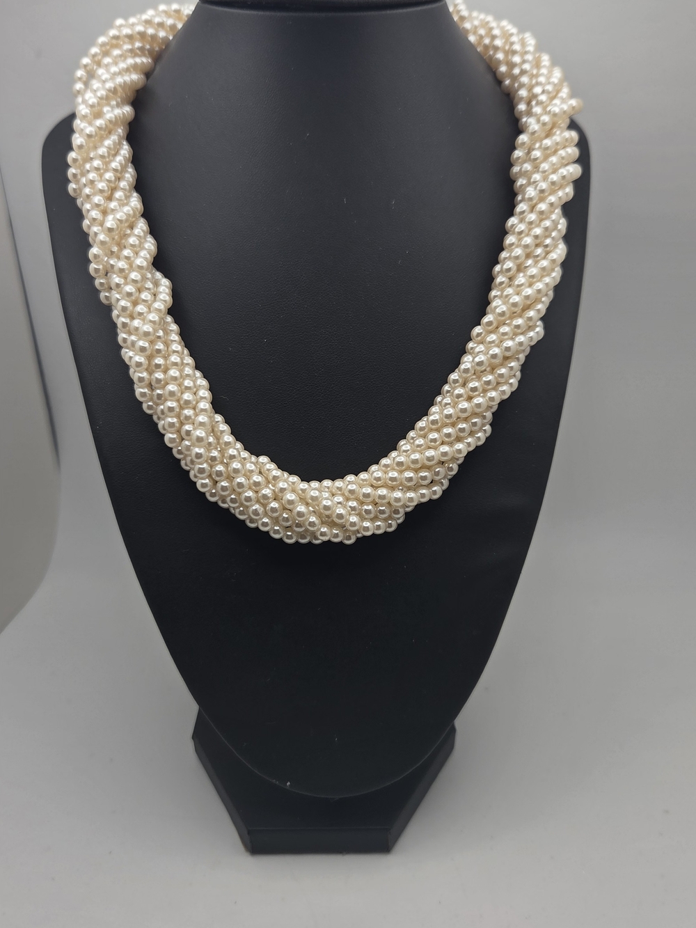 Vintage Style Cream Twisted Faux Pearl Torsade Choker Necklace